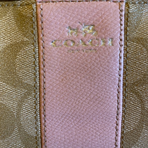 Coach wristlet - Picture 3 of 4